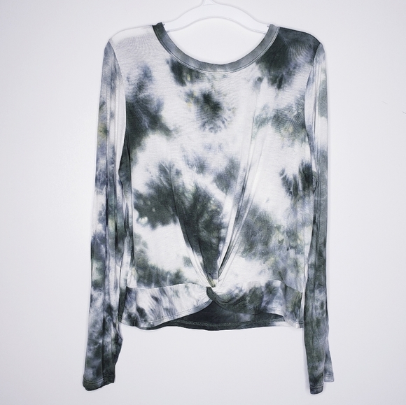 Hooked up olive top - Picture 1 of 3